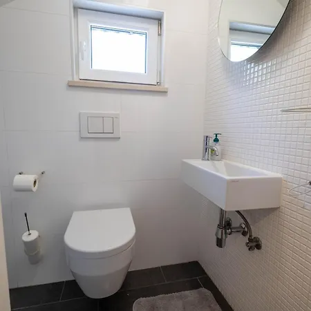 Cerovic Luxury Privacy Pet Friendly