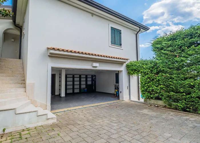 Villa Cerovic Luxury Privacy Pet Friendly