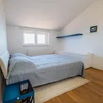 Cerovic Luxury Privacy Pet Friendly