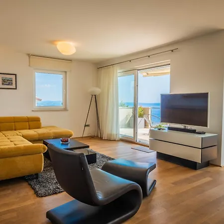 Cerovic Luxury Privacy Pet Friendly