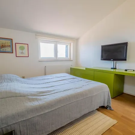 Cerovic Luxury Privacy Pet Friendly *