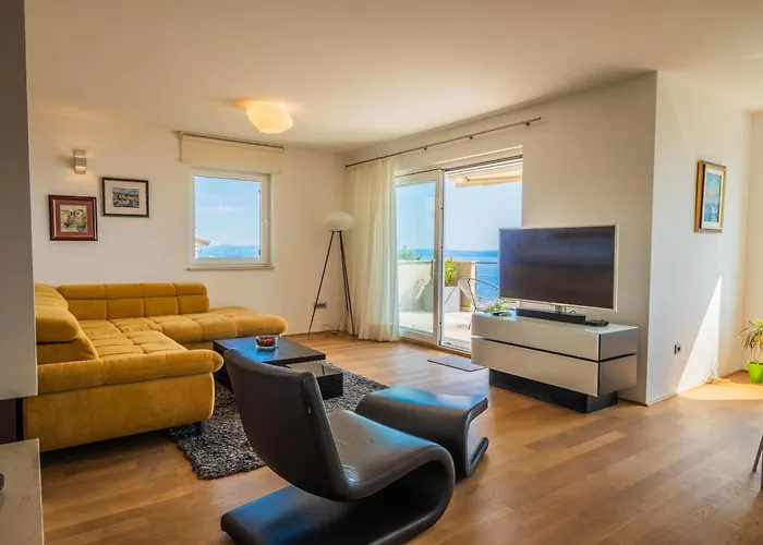 Cerovic Luxury Privacy Pet Friendly