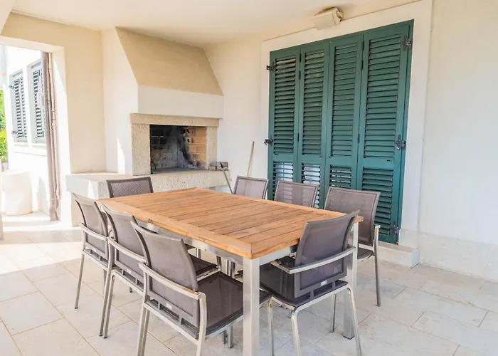Cerovic Luxury Privacy Pet Friendly Villa