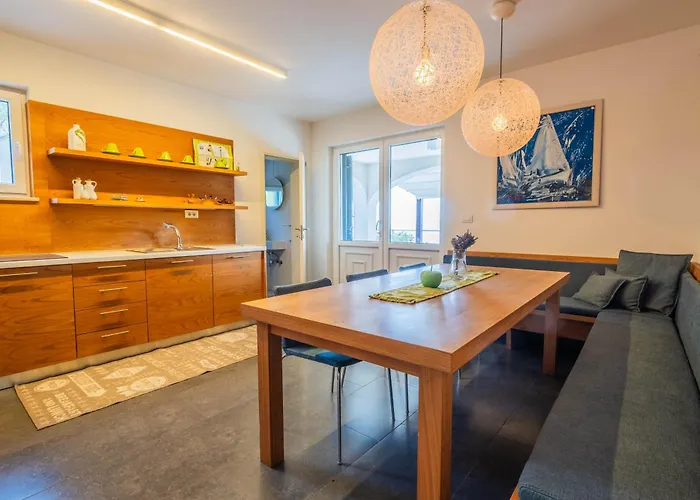 Villa Cerovic Luxury Privacy Pet Friendly