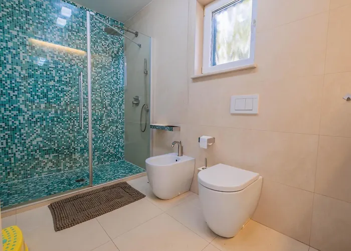 Cerovic Luxury Privacy Pet Friendly Villa *