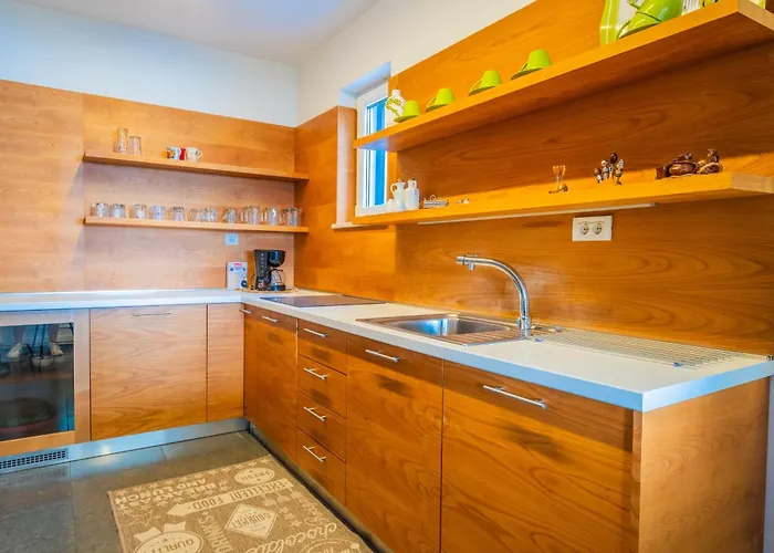 Cerovic Luxury Privacy Pet Friendly *