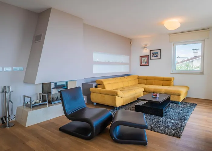 Cerovic Luxury Privacy Pet Friendly